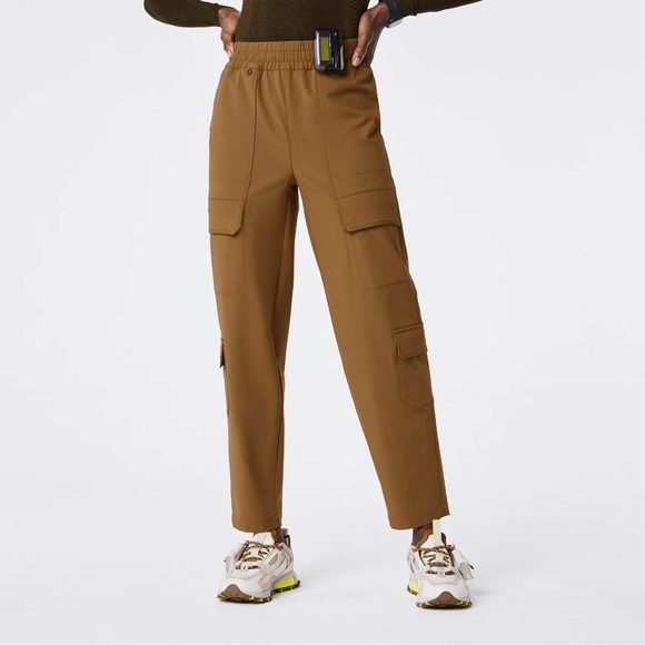 Figs Indestructible High Waisted Relaxed Barrel Scrub Pants - Picture 1 of 6